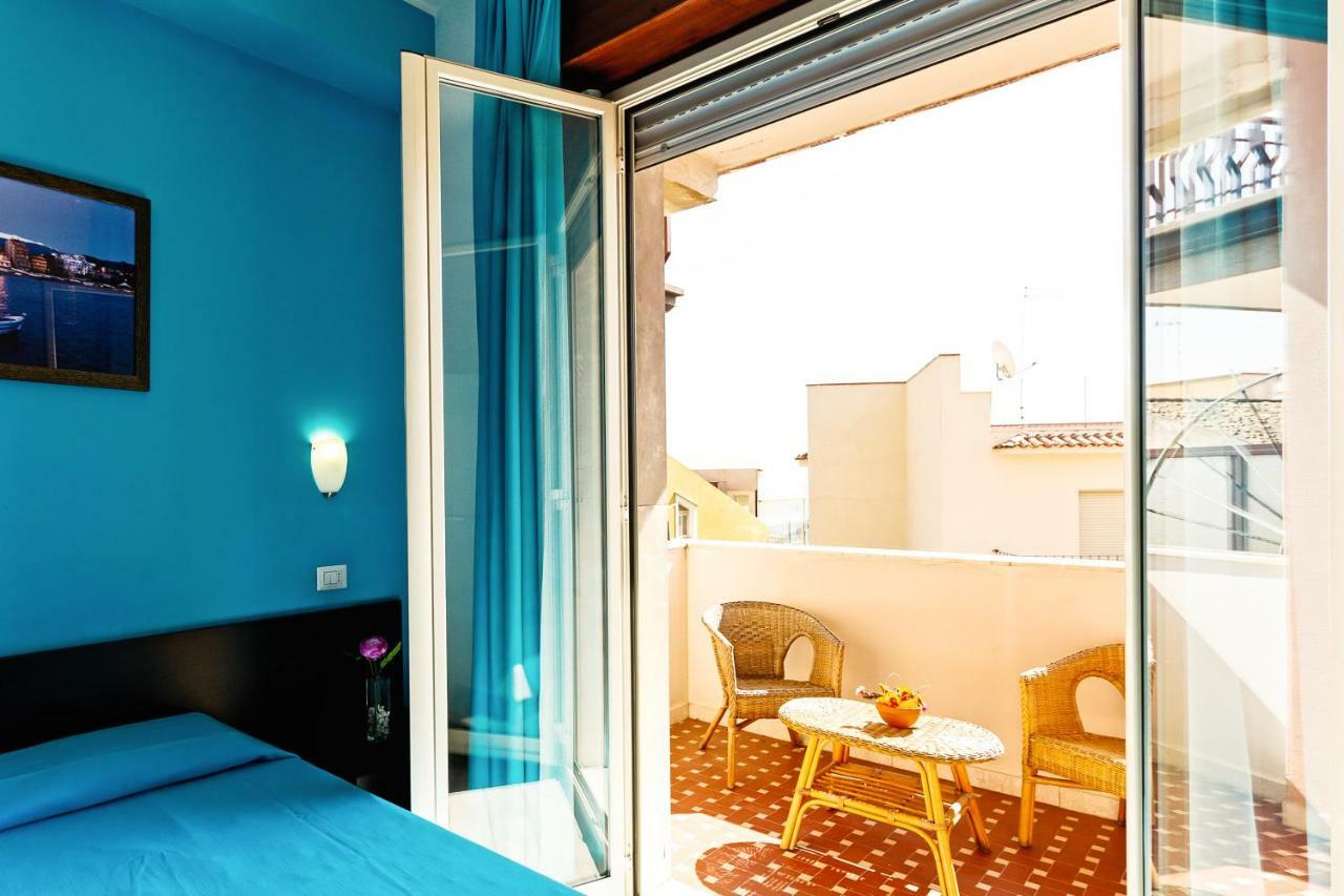 Seaview Terrace Sunny Apartment Giardini-Naxos Buitenkant foto